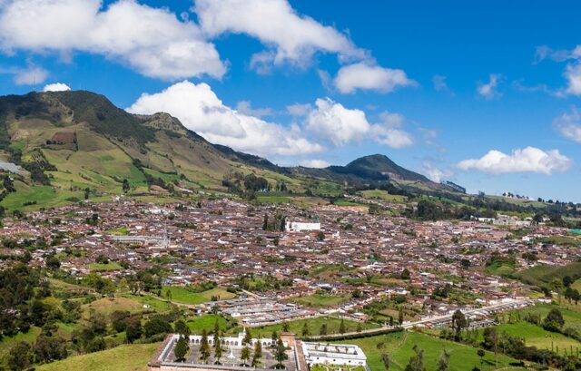 Asesinaron a tres miembros de una familia en Colombia