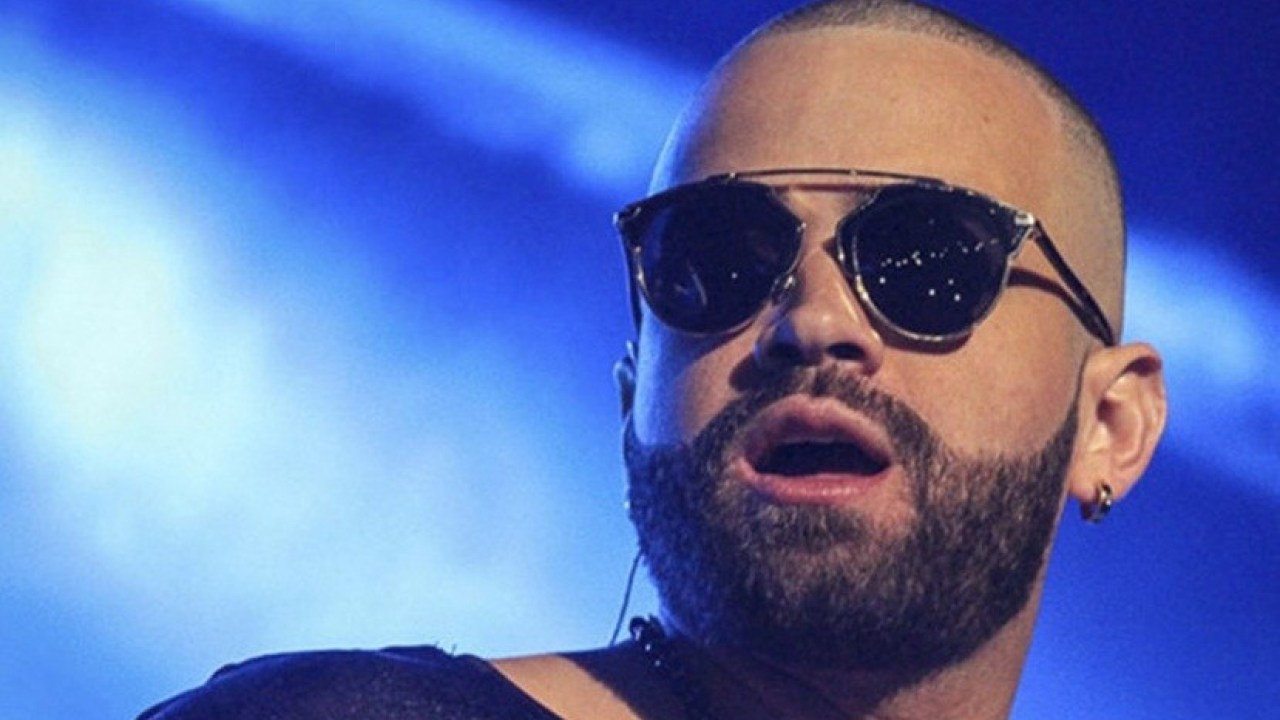 Nacho le canta un "Mambo a los haters" en su nuevo tema musical