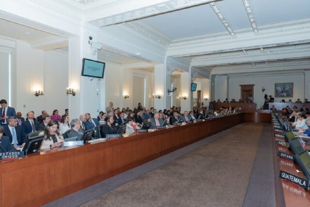 OEA aprueba convocar a órgano de consulta del TIAR para Venezuela