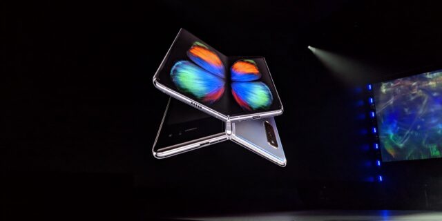 Samsung trabajará en un celular compacto y plegable