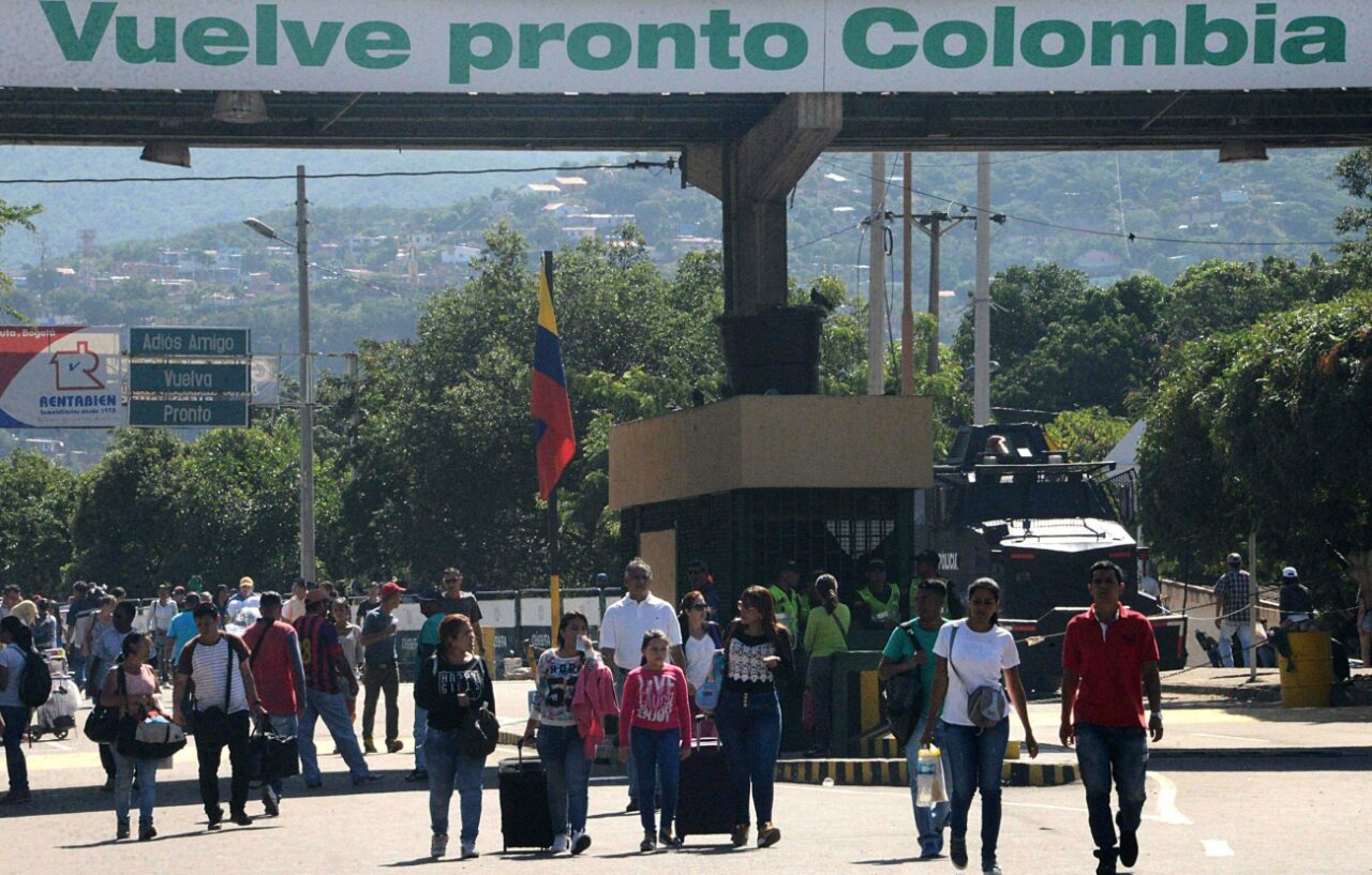 Venezolanos en la frontera con Colombia