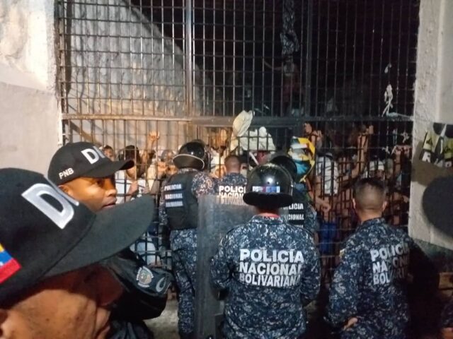 Decapitaron a un preso durante motín en Zona 7 de la PNB en Boleíta