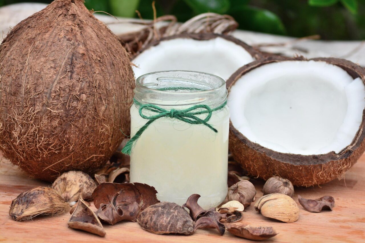 5 beneficios del aceite de coco para el cabello y la piel