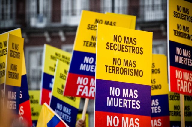 Violencia política tiñe de rojo las elecciones regionales en Colombia