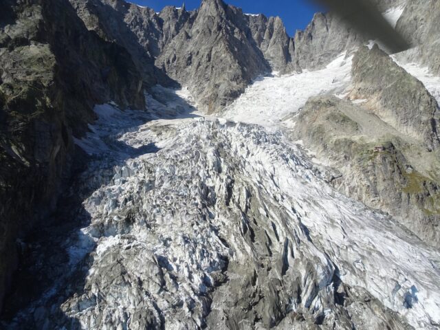 Un glaciar del Mont Blanc se derrite y corre peligro de derrumbarse