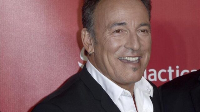 Bruce Springsteen celebra 70 años con un ojo puesto en el cine