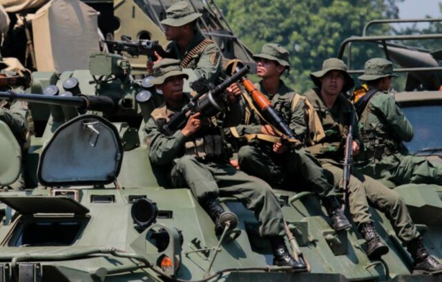 Fuerza Armada venezolana mantiene alerta naranja en frontera con Colombia