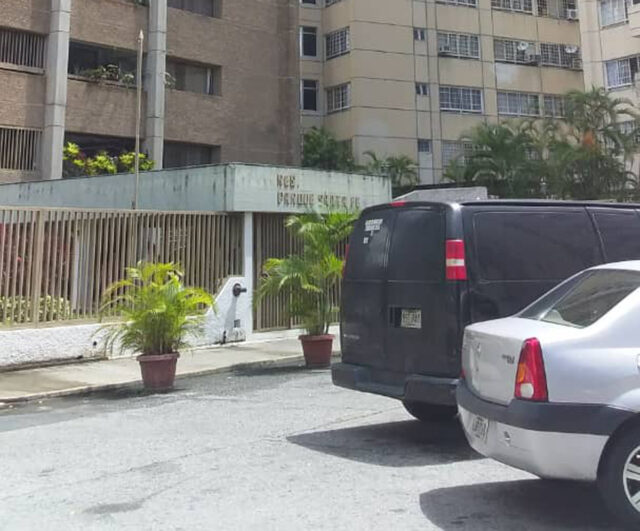 Vigilante mató a una mujer y la lanzó a un tanque de un edificio de Santa Fe