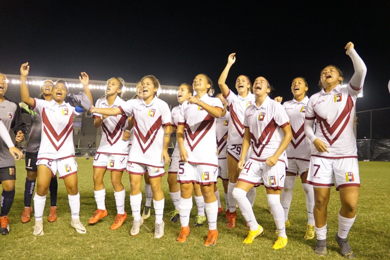 vinotintosub19_campeonas