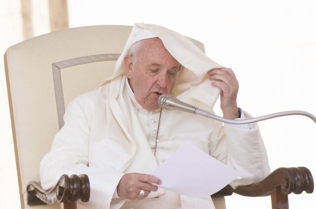 El Papa ordenó eliminar el secreto pontificio para las causas de pederastia