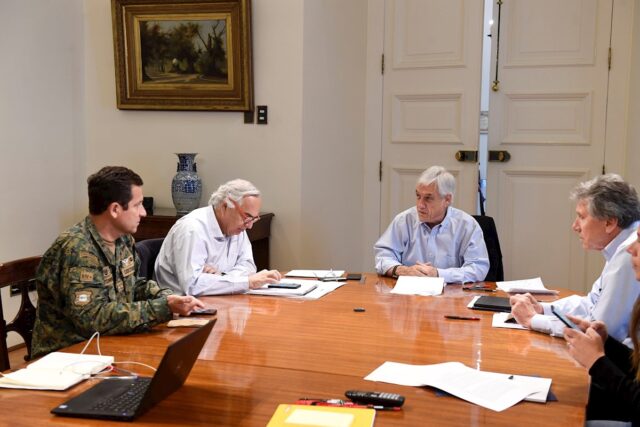 Piñera anunció plan sobre tarifas del metro tras violentas protestas en Chile