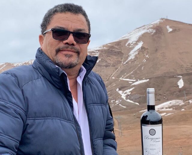 “Er conde del Guácharo” lanzó al mercado su propio vino