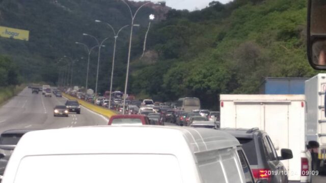 GNB ocasionó retraso en la Gran Mariscal de Ayacucho por segundo día
