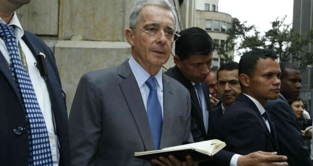 Ex presidente Uribe va a la justicia por presunta manipulación de testigos