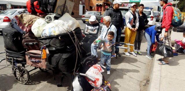 Aumenta la entrada de “caminantes” venezolanos a Argentina