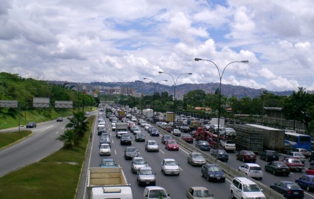 Érika Farías quiere cambiar nombre de la autopista Francisco Fajardo