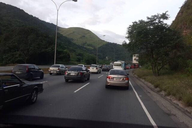 Alcabalas de la GNB ocasionaron retraso en la Gran Mariscal de Ayacucho