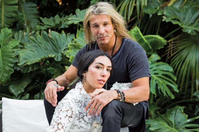 Claudio Caniggia y Sofía Bonelli posan juntos por primera vez