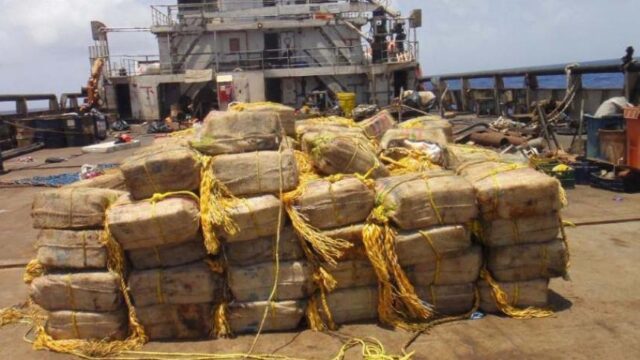 Capturan a 7 venezolanos con 4.200 kilos de droga en aguas internacionales