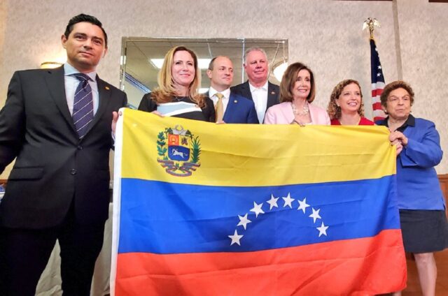 Pelosi: Maduro tiene que irse cuanto antes y el TPS debe ser aprobado