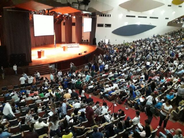 Comenzó acto por la defensa de la autonomía universitaria en la UCV