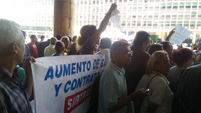 Sector salud protestó frente al Ministerio del Trabajo en Caracas