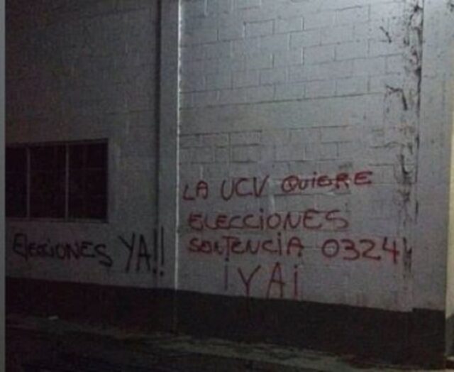 Grupos irregulares causaron destrozos en la Escuela de Derecho de la UCV