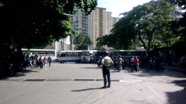 Vecinos de José Félix Ribas protestaron por segundo día contra la FAES