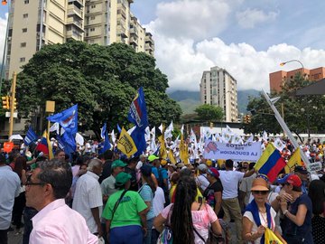 Manifestaciones de la oposición y el chavismo coincidieron en El Marqués