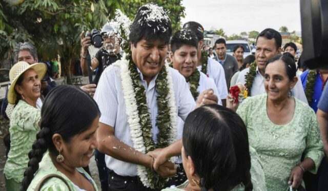 Con 45,28% de los votos, Evo Morales va a una segunda vuelta con Mesa