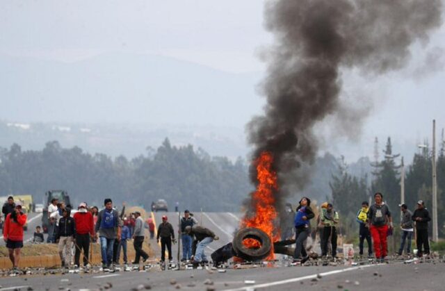 1 muerto y 14 heridos en 5 días de protestas en Ecuador