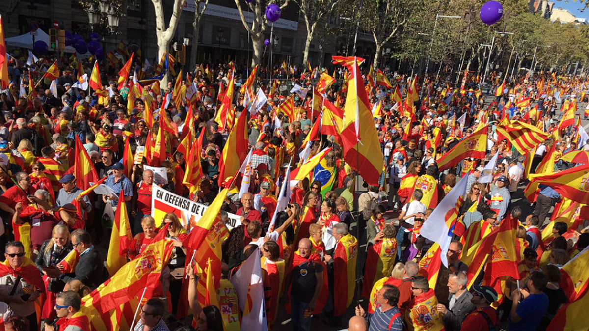 España se lanzó a la carrera electoral con el trasfondo de Cataluña y Franco