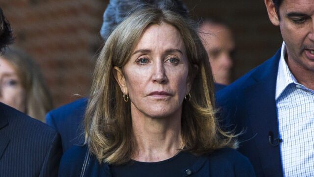 Felicity Huffman salió antes de prisión