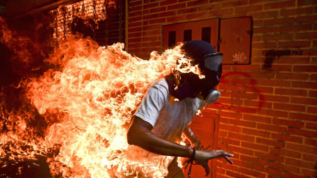 Protagonista de mejor foto del 2018 vive en Chile: “Esta violencia me recuerda a mi país”