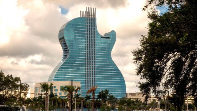 Inauguraron el primer hotel en el mundo con forma de guitarra