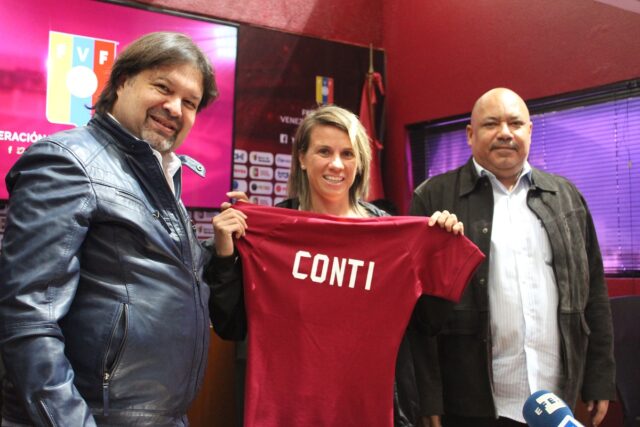 Pamela Conti fue presentada como timonel de la Vinotinto femenina