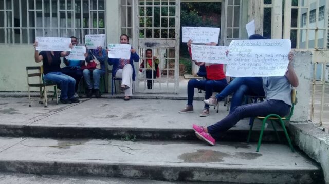 Políticos se solidarizaron con el paro de profesores de este jueves