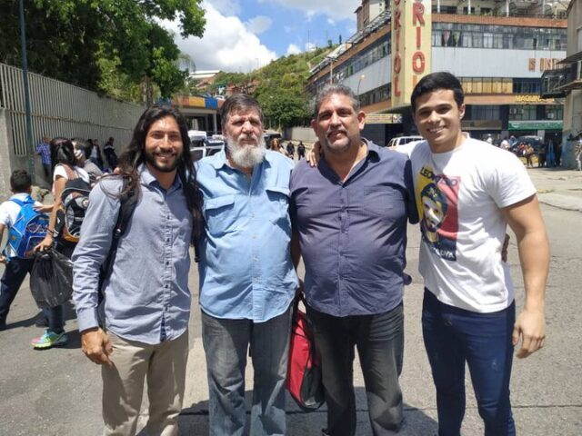 Primeras palabras de los presos políticos al salir de El Helicoide