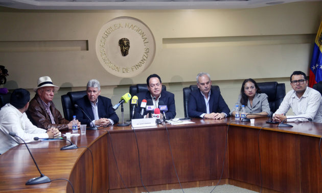Crean Frente Amplio por la defensa de los productores