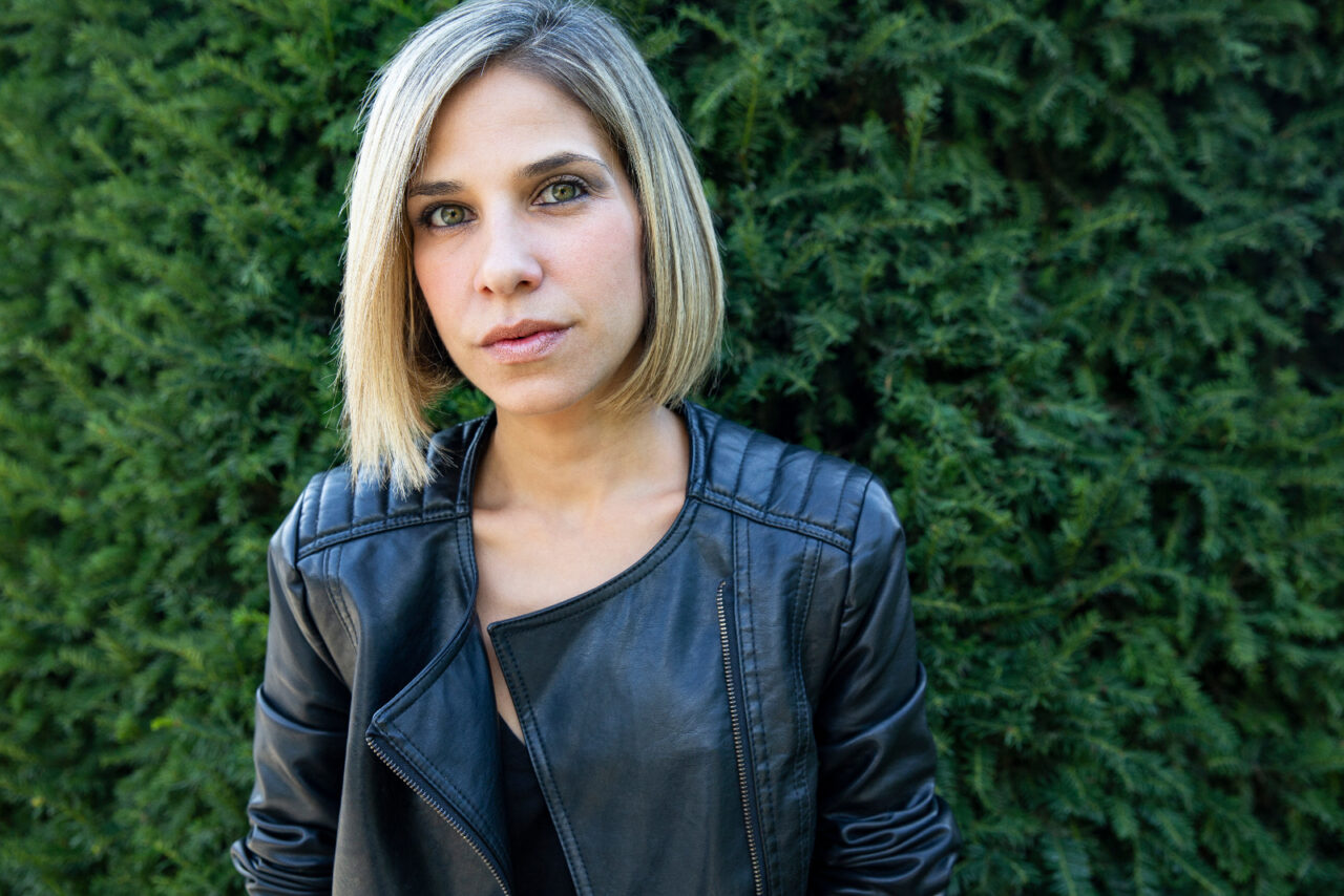 Karina Sainz y su novela en la Venezuela del oportunismo, según The New York Times