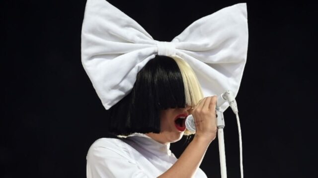 Sia reveló que padece una extraña enfermedad