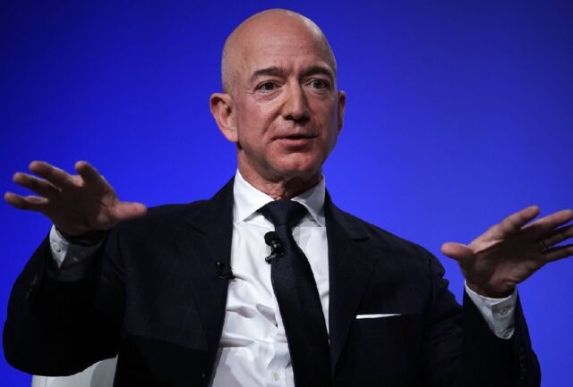 Jeff Bezos dejó de ser el hombre más rico del mundo