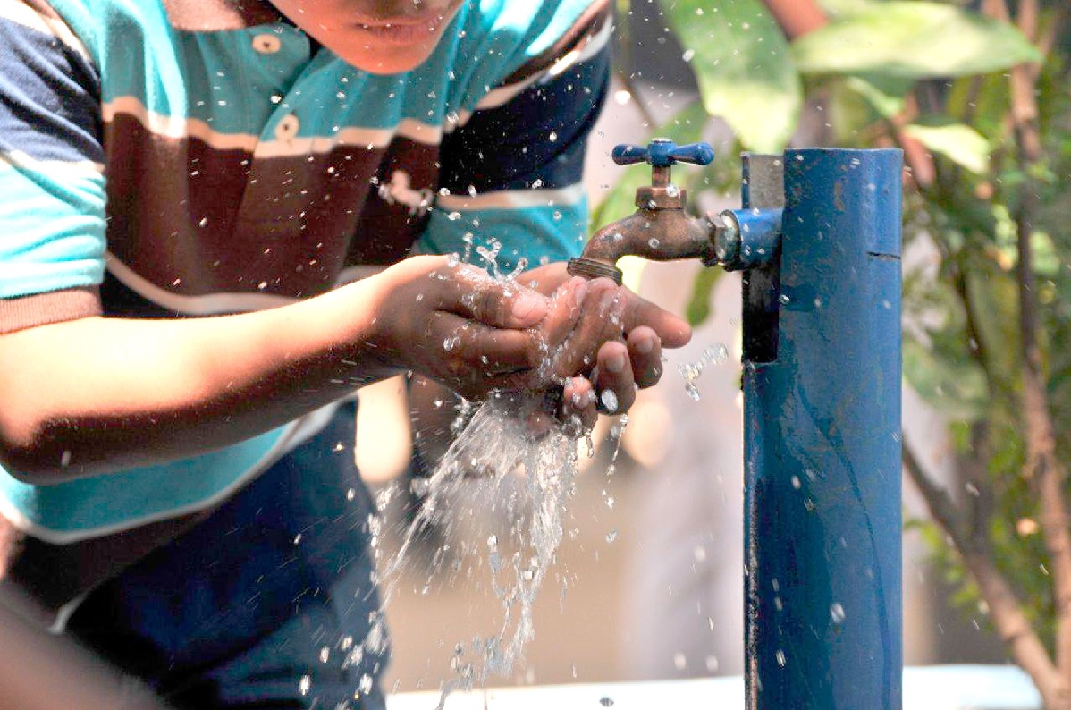 Siete ciudades principales tienen agua almacenada en sus hogares