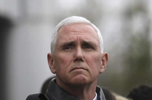 Pence visitó una base militar de EE UU en Irak sin reunirse con ningún dirigente del país