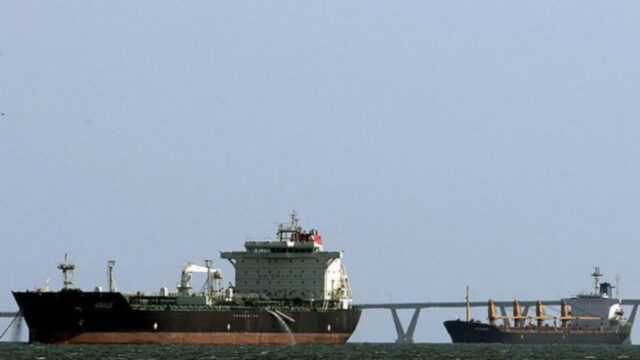 Pdvsa descargará 1 millón de barriles de crudo varado en el mar por sanciones