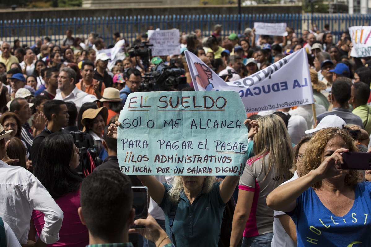 Gremio de profesores marcharon en la Avenida Intercomunal de Guarenas