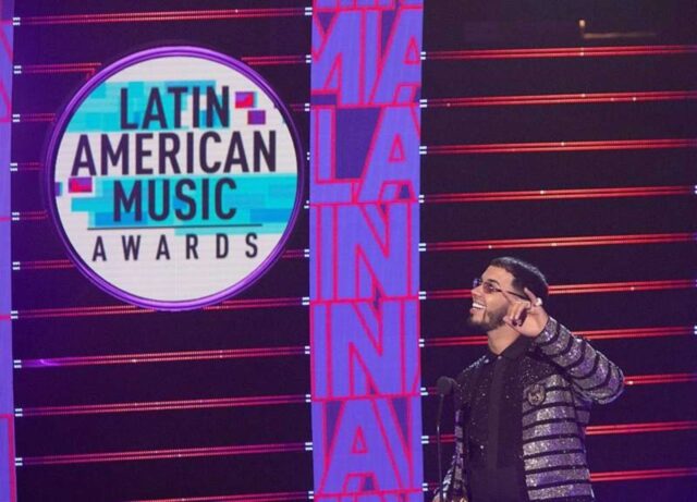 Anuel AA triunfa en los Latin American Music Awards 2019