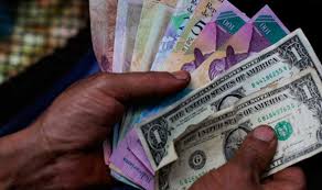 Aumento del dólar se debe a inyección de 800 millardos de bolívares en el flujo monetario