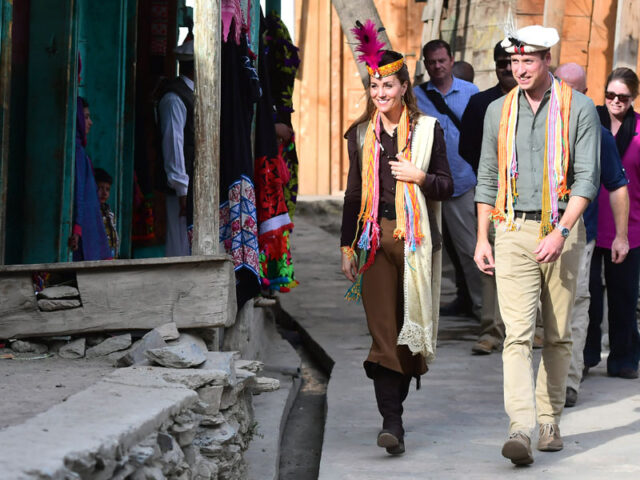 Los duques de Cambridge visitaron comunidad Kalash en Pakistán