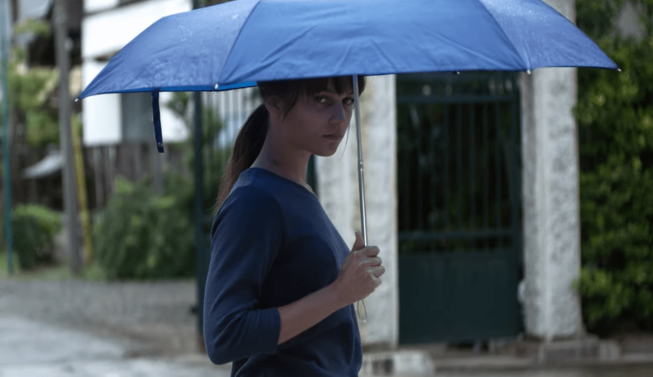 Alicia Vikander es sospechosa de asesinato en la cinta Earthquake Bird